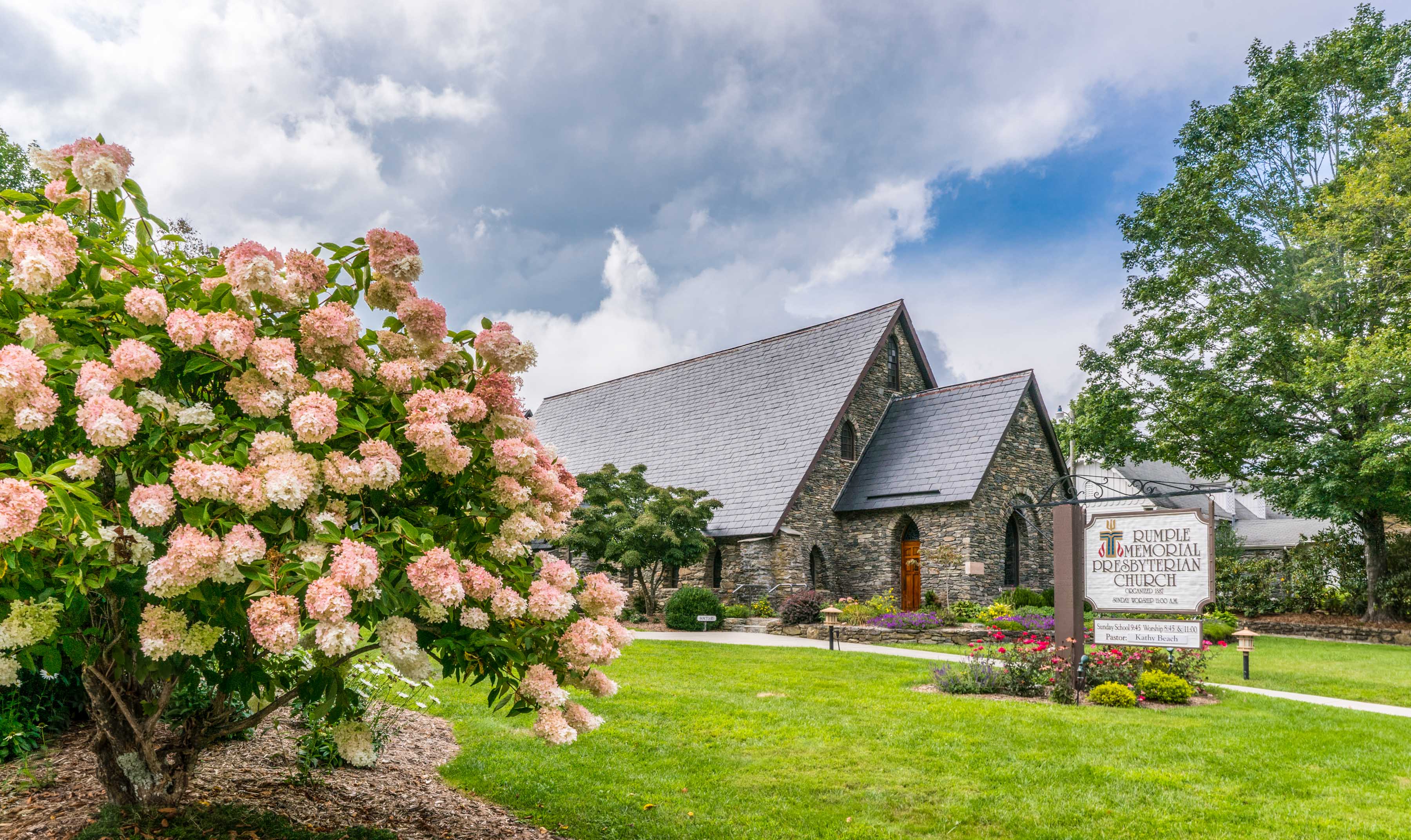 BEN LONG FRESCOES AT RUMPLE MEMORIAL PRESBYTERIAN CHURCH